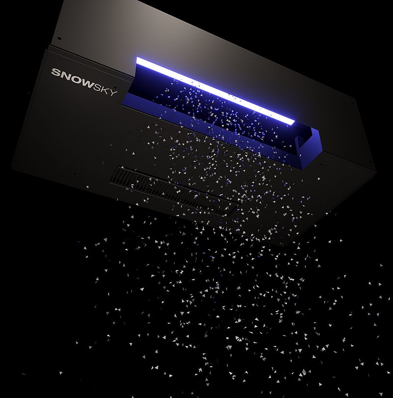 TechnoAlpin SnowSky Produktrendering mit deckenmontierten Gerät, blauem LED-Streifen und künstlichem Schneefall